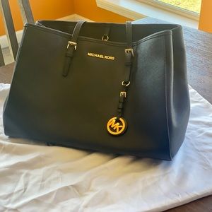 Micheal Kors Shoulder Bag